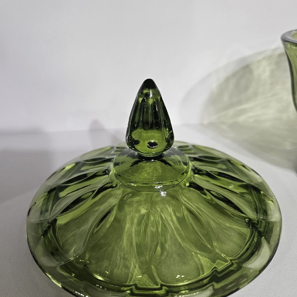 Anchor Hocking Green Glass Covered Candy Dish - Picture 6 of 13